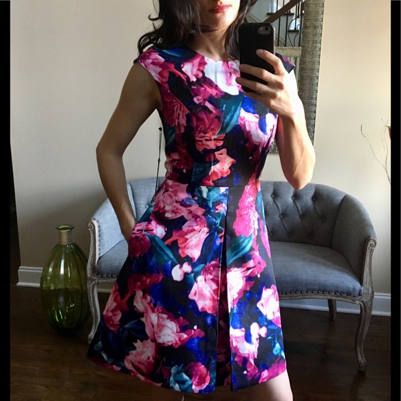 β¨Vince Camuto Dress - Picture 4 of 8